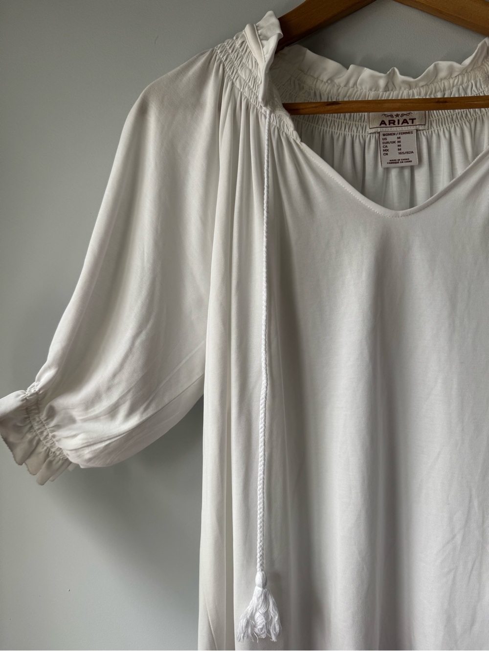 (M) Ariat White Ruffle Tie-Neck Blouse - Picture 4 of 7